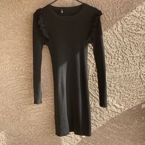 Special one, Los Angeles long sleeve sweater dress with ruffles